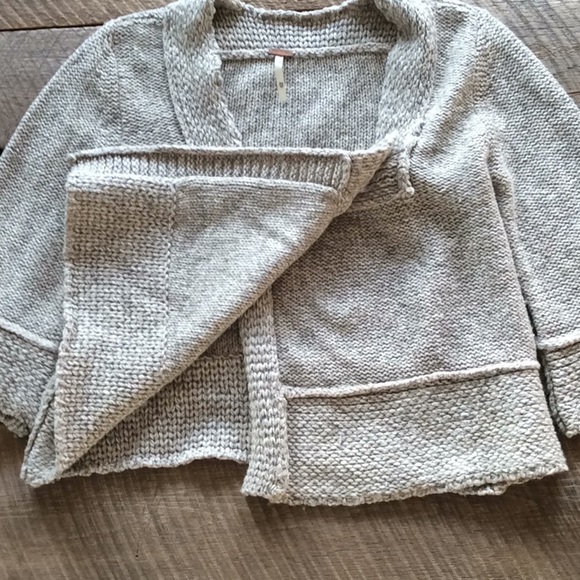 Women’s Size XS Free People wool crop sweater - Picture 5 of 7